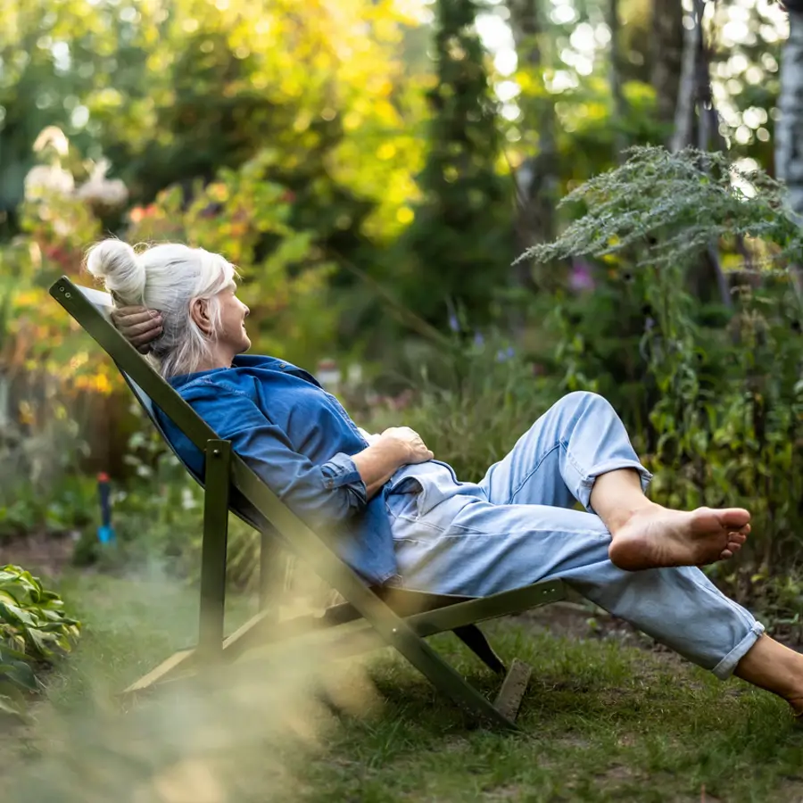 Mujer feliz aire libre